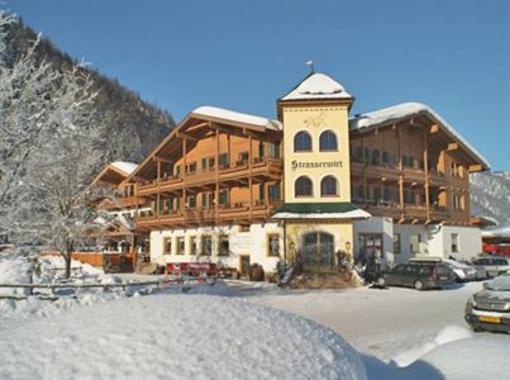 фото отеля Landhotel Strasserwirt Sankt Ulrich am Pillersee