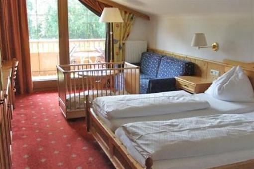фото отеля Landhotel Strasserwirt Sankt Ulrich am Pillersee