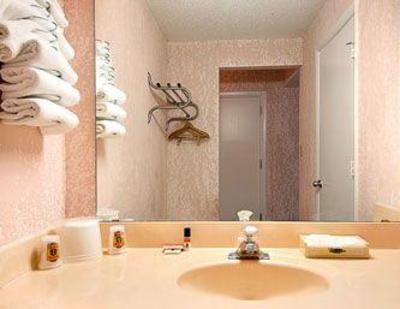 фото отеля Super 8 Motel Orlando Lakeside Kissimmee