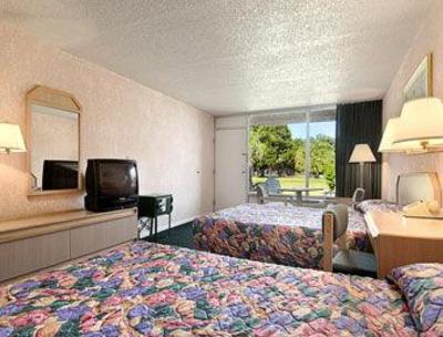 фото отеля Super 8 Motel Orlando Lakeside Kissimmee