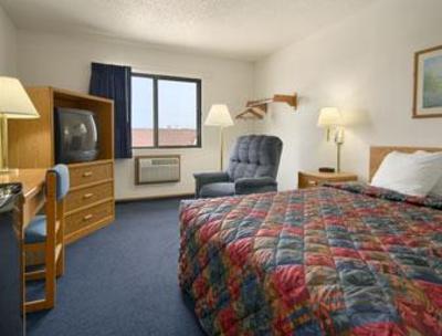 фото отеля Super 8 Motel Clinton (Iowa)