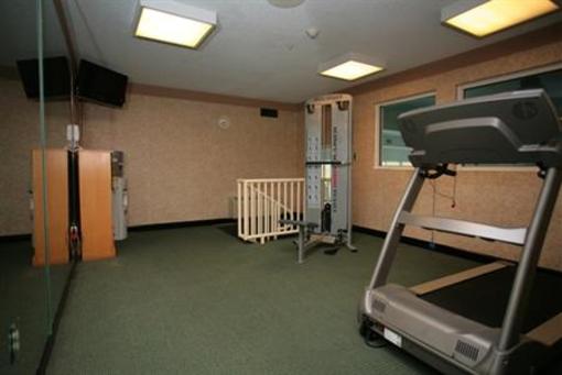 фото отеля Baymont Inn And Suites Dale