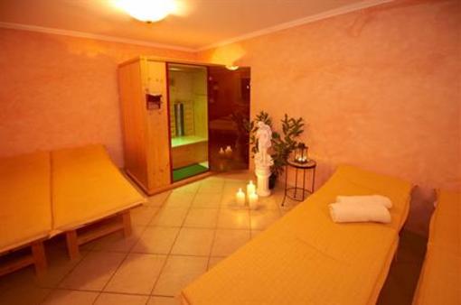 фото отеля Alpin Apartments Flachau