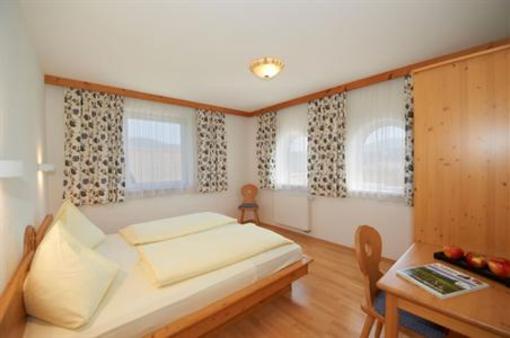 фото отеля Alpin Apartments Flachau