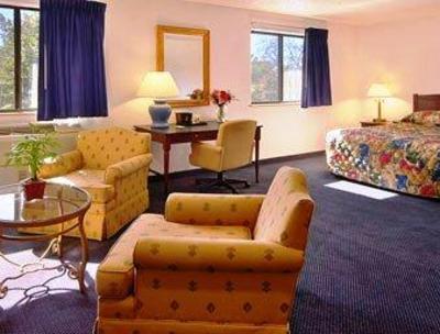 фото отеля Super 8 Latham/Albany