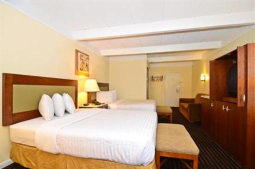 фото отеля Lexington Inn & Suites
