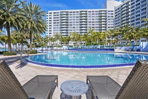 фото отеля Flamingo South Beach Center Tower Apartment