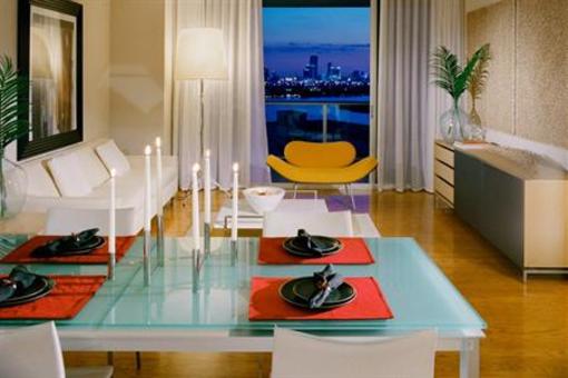 фото отеля Flamingo South Beach Center Tower Apartment