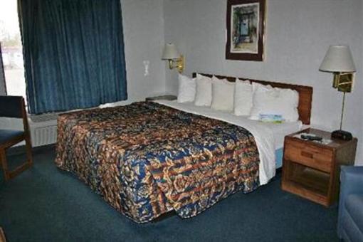 фото отеля Black River Falls Days Inn