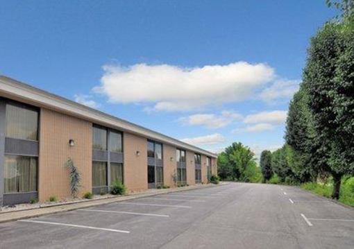 фото отеля Quality Hotel Bluefield (West Virginia)