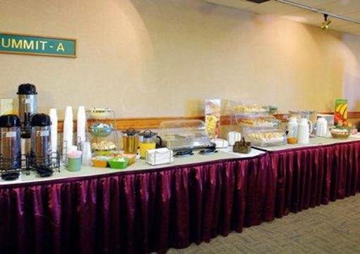 фото отеля Quality Hotel Bluefield (West Virginia)