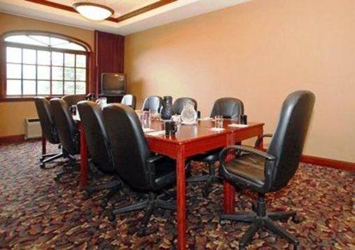 фото отеля Clarion Hotel Oneonta (New York)