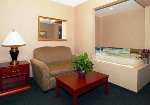 фото отеля Clarion Hotel Oneonta (New York)