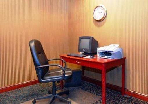 фото отеля Clarion Hotel Oneonta (New York)