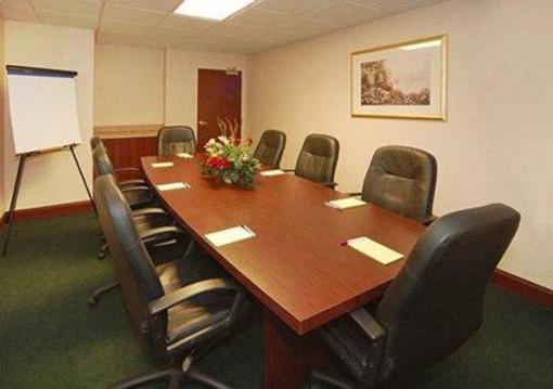 фото отеля Comfort Suites Suwanee
