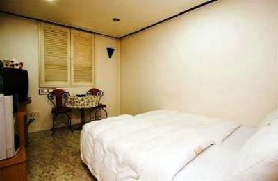 фото отеля Myeong Dong Biz Hotel Seoul