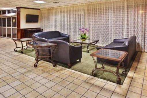 фото отеля Holiday Inn - Airport Conference Center
