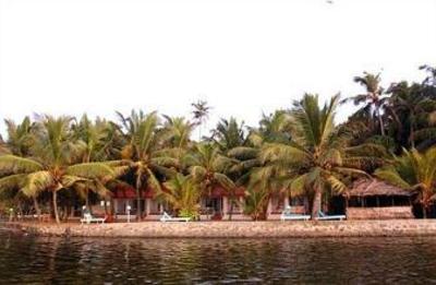 фото отеля Beach and Lake Ayurvedic Resort Trivandrum