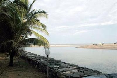 фото отеля Beach and Lake Ayurvedic Resort Trivandrum