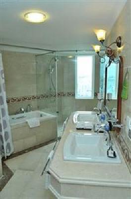 фото отеля Grand Hotel Ho Chi Minh City
