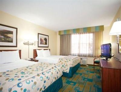 фото отеля La Quinta Inn & Suites Milwaukee/Glendale - Bayshore