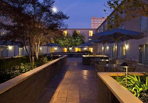 фото отеля SpringHill Suites New Orleans Convention Center