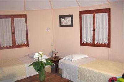 фото отеля Delphi Rooms & Bungalows