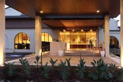 фото отеля Quality Hotel Mermaid Waters Gold Coast