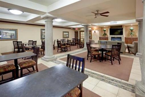 фото отеля Holiday Inn Express Hotel & Suites Marina