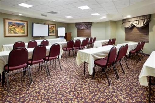 фото отеля Holiday Inn Express Hotel & Suites Marina