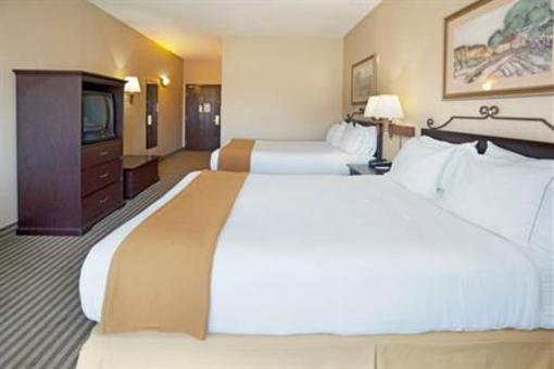 фото отеля Holiday Inn Express Hotel & Suites Marina