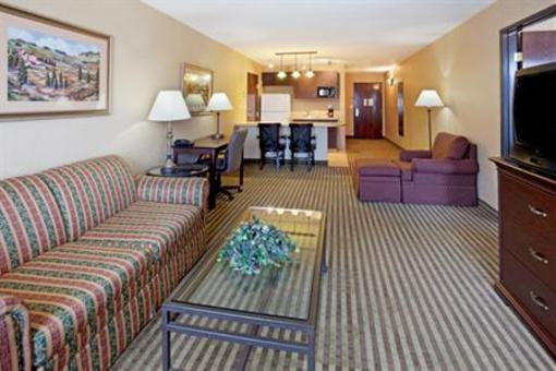 фото отеля Holiday Inn Express Hotel & Suites Marina