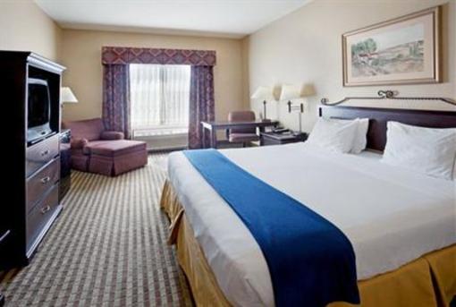 фото отеля Holiday Inn Express Hotel & Suites Marina