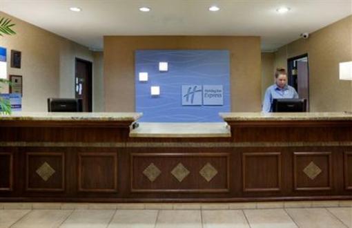 фото отеля Holiday Inn Express Hotel & Suites Marina