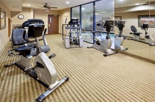 фото отеля Holiday Inn Express Hotel & Suites Marina