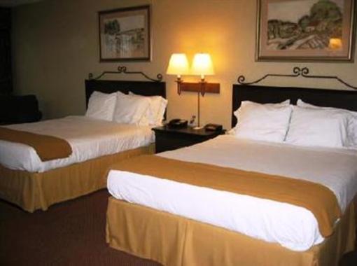 фото отеля Holiday Inn Express Hotel & Suites Marina