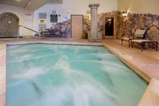 фото отеля Holiday Inn Express Hotel & Suites Marina