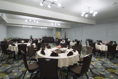 фото отеля Oxford Suites Silverdale