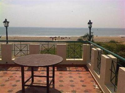 фото отеля St. James Court Beach Resort