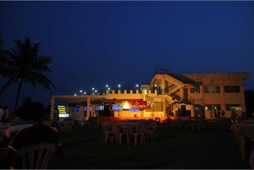 фото отеля St. James Court Beach Resort