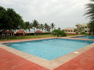 фото отеля St. James Court Beach Resort