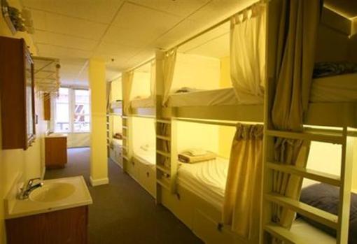 фото отеля Adelaide Hostel and Hotel