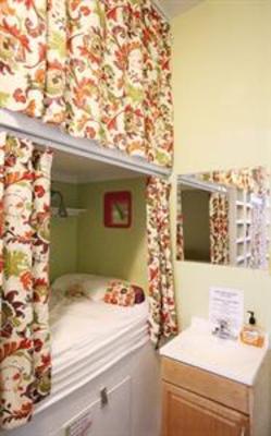 фото отеля Adelaide Hostel and Hotel