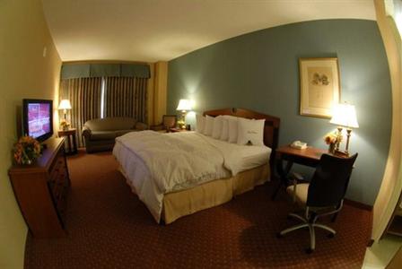 фото отеля Doubletree Inn at The Colonnade