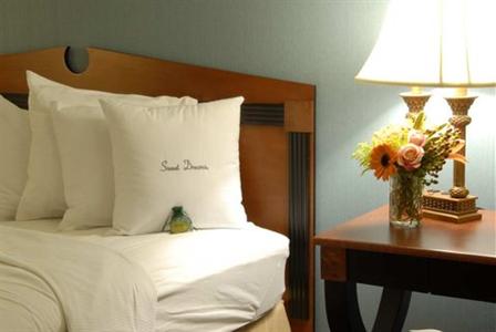 фото отеля Doubletree Inn at The Colonnade