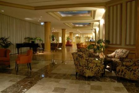 фото отеля Doubletree Inn at The Colonnade