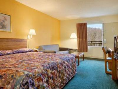 фото отеля Super 8 Caryville