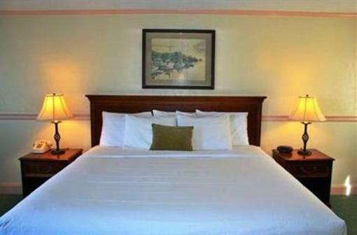 фото отеля Eagle Wing Guest Motel