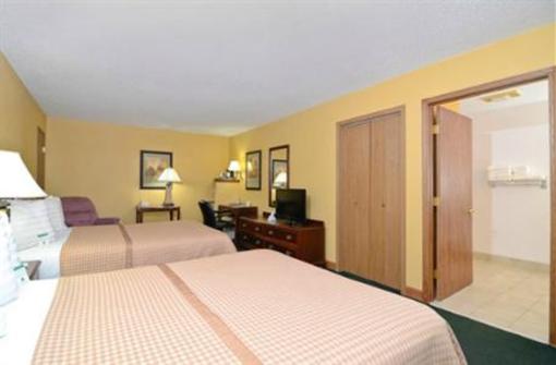 фото отеля Americas Best Value Inn Iola