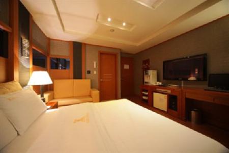 фото отеля Noblesse Yeoksam Hotel Seoul